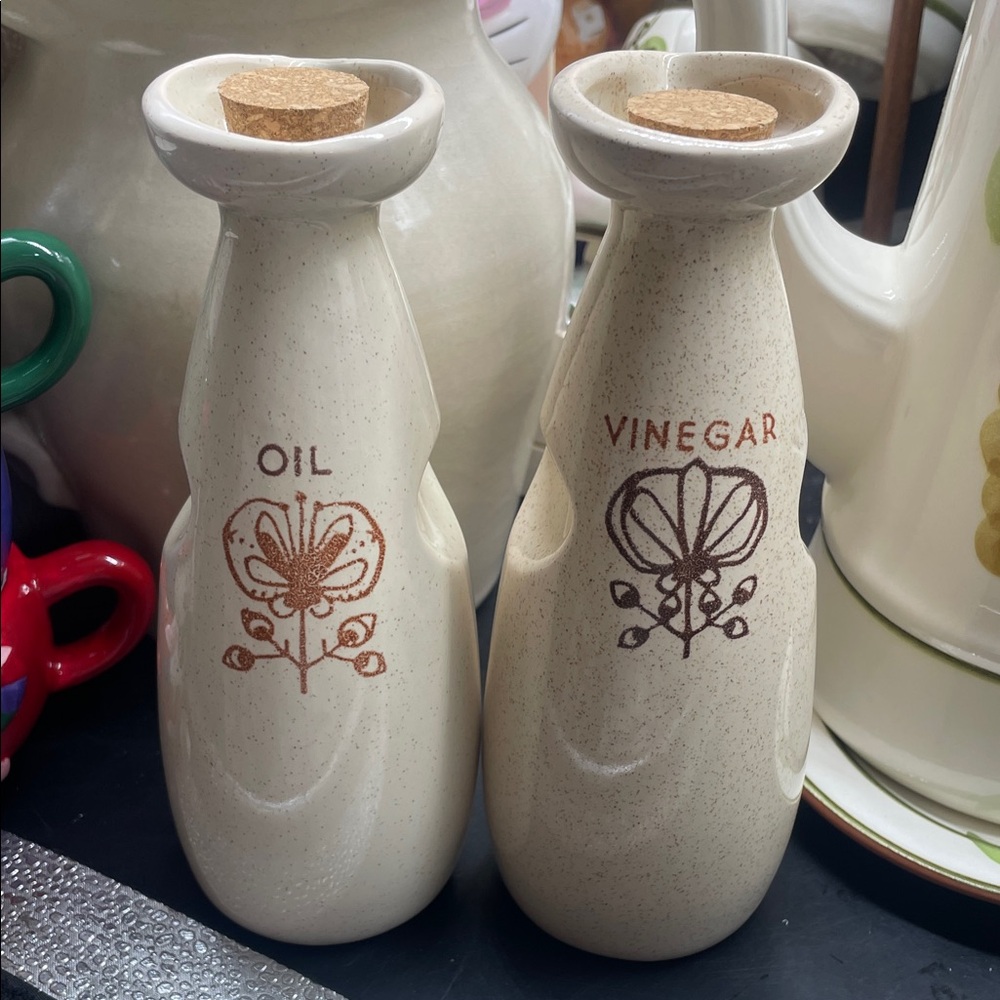 Vintage Franciscan Pomegranate Vinegar  and oil Cruet w/ Stopper